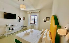 suite sorrento center